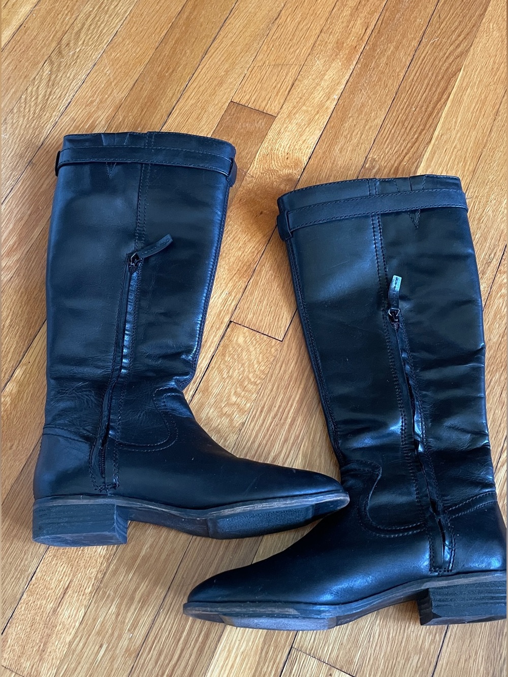 Arturo Chiang //
Goodyear black leather riding knee boots w/buttons side zip 8 - Picture 6 of 15